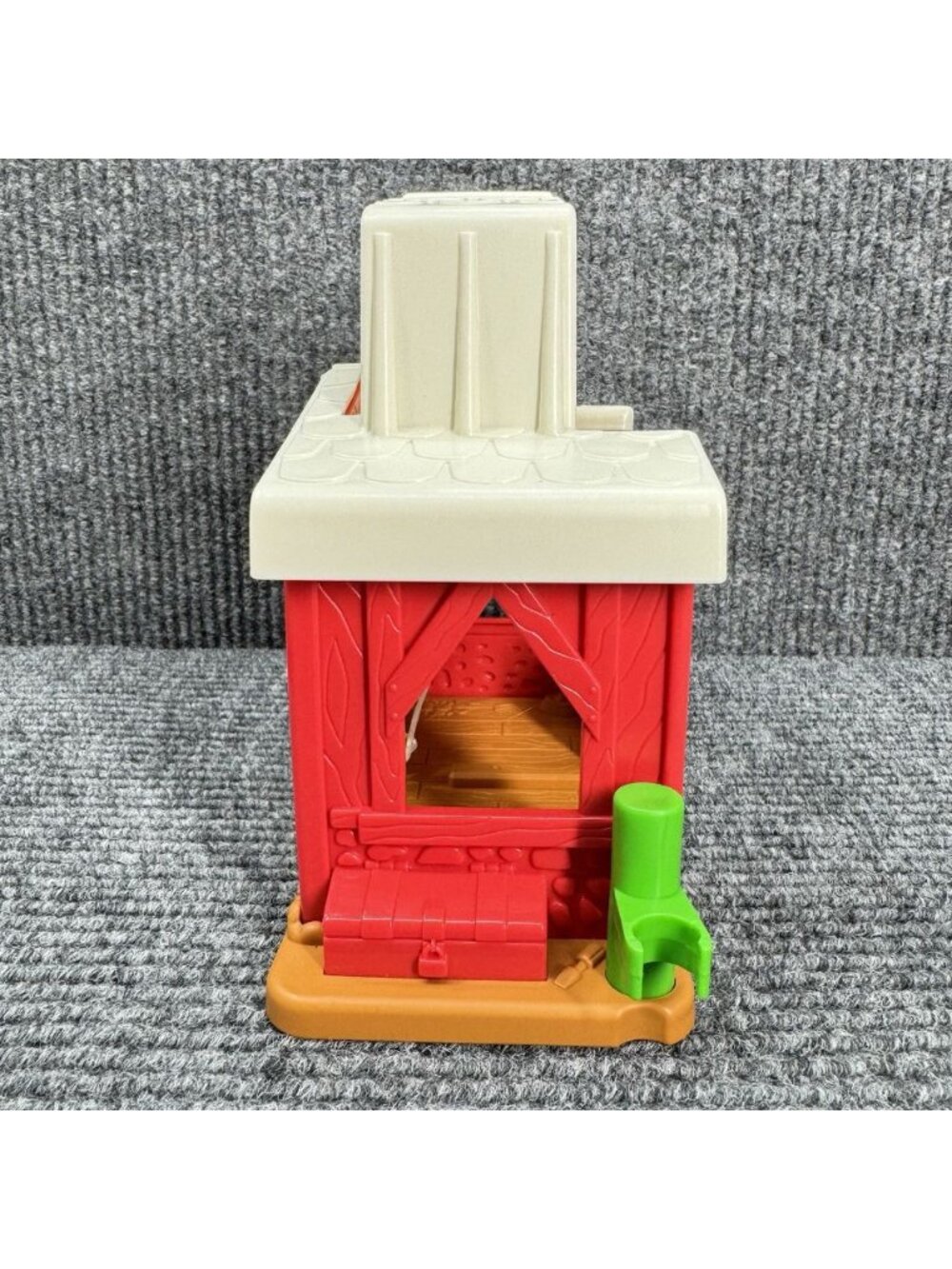 2002 Little People Farm Red Barn Stable w/ Farmer Boy Tractor & Chicken Lot - Picture 11 of 14